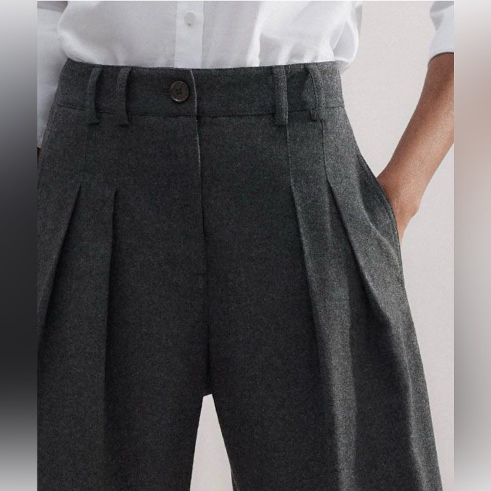 ME+EM EUC Navy double pleat Italian flannel wide leg pants - size 8 (Short) - Picture 6 of 14